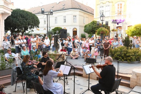 Belvárosi Fieszta - ismét megtelt élettel Székesfehérvár történelmi belvárosa